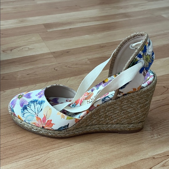 Stuart Weitzman Floral Wedge Espadrilles - Picture 5 of 10